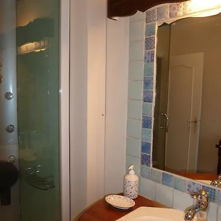 לינה וארוחת בוקר La Maison Sous Les Etoiles